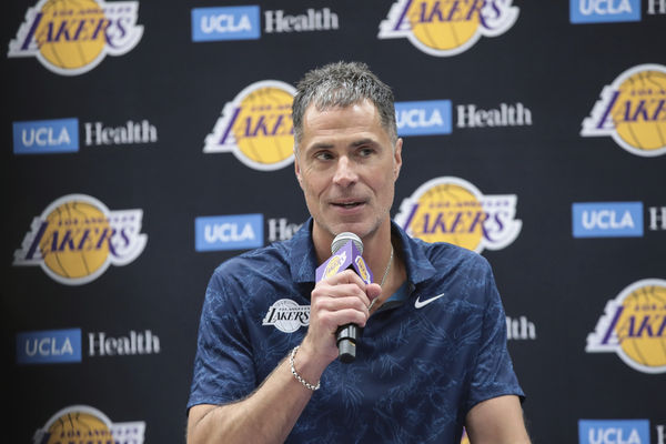 d8281238-1 ▲湖人總管佩林卡(Rob Pelinka)今日表示,球隊在休賽季補強會「超級積極」。(圖/達志影像/美聯社)