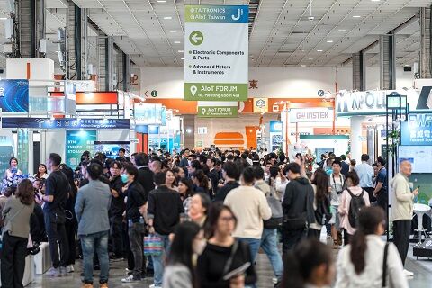▲2025 TAITRONICS & AIoT Taiwan現場人潮踴躍，吸引來自60國超過8000名國內外買主參觀。(圖／貿協提供）