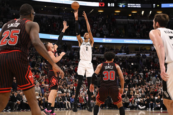 ▲馬刺溫班亞瑪寫下NBA首見神紀錄，率隊強勢3連勝。（圖／路透）