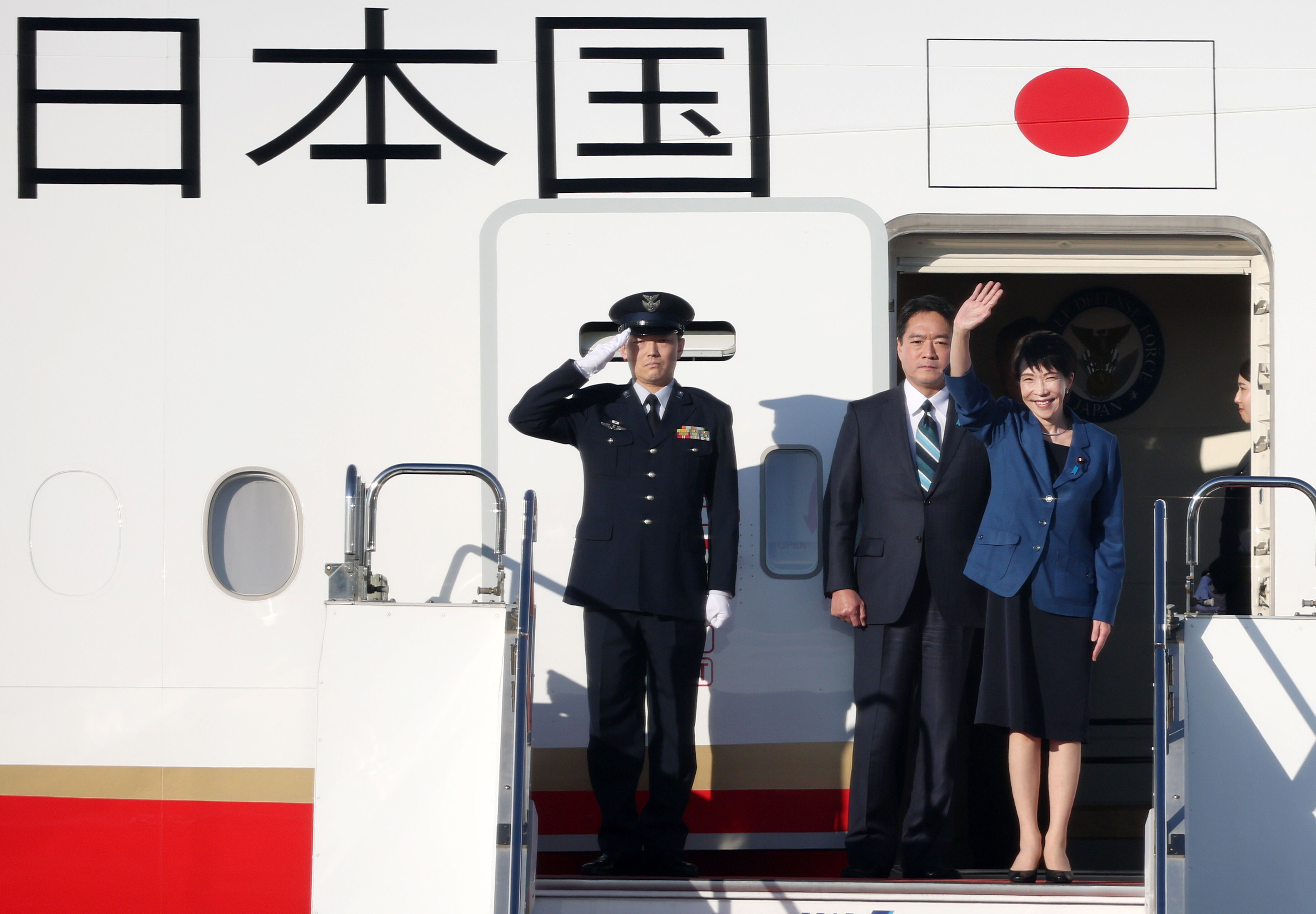 ▲▼日本首相高市早苗21日從東京羽田機場搭乘專機，飛往南非出席G20峰會。（圖／達志影像／美聯社）