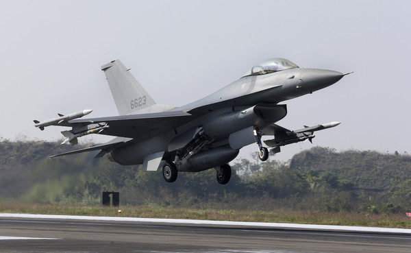 ▲▼美製F-16V戰鬥機（圖／達志影像／美聯社）