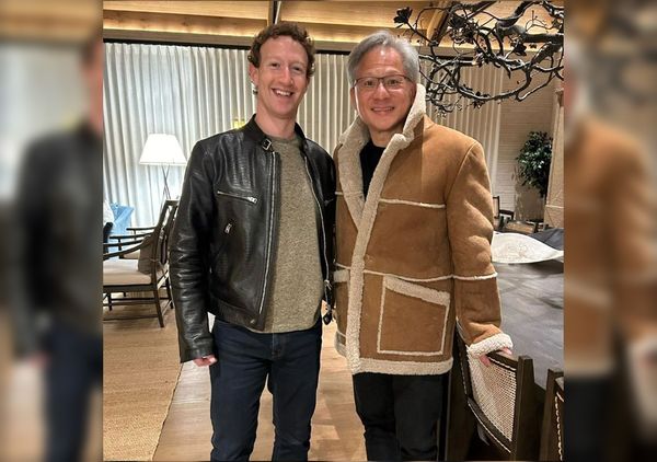 d7567535-1 ▲▼不是AI生成!祖克柏同框黃仁勳「交換球衣」 一張合照含金量8兆元。(圖/翻攝自IG)