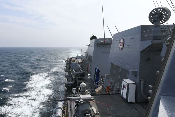 ▲▼美國阿利·伯克級導彈驅逐艦哈爾西號（DDG 97）2024年5月8日通過台灣海峽。（圖／美國海軍）