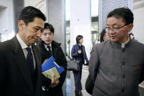 d8497741 ▲▼日本外務省亞洲大洋洲局局長金井正彰(左)、中國外交部亞洲司司長劉勁松(右)。(圖/路透)