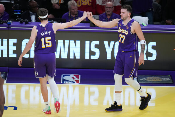 ▲▼湖人決定捨棄NBA盃特殊地板，唐西奇等多位球員日前曾反應地板非常滑。（圖／達志影像／美聯社）