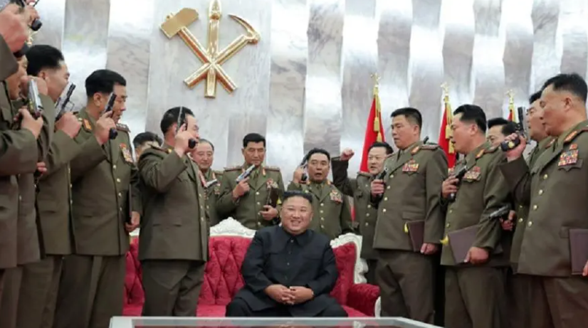 ▲▼無視金正恩命令！北韓高官「偷揪歡樂組」開淫趴　白頭山狂歡。（圖／朝中社）