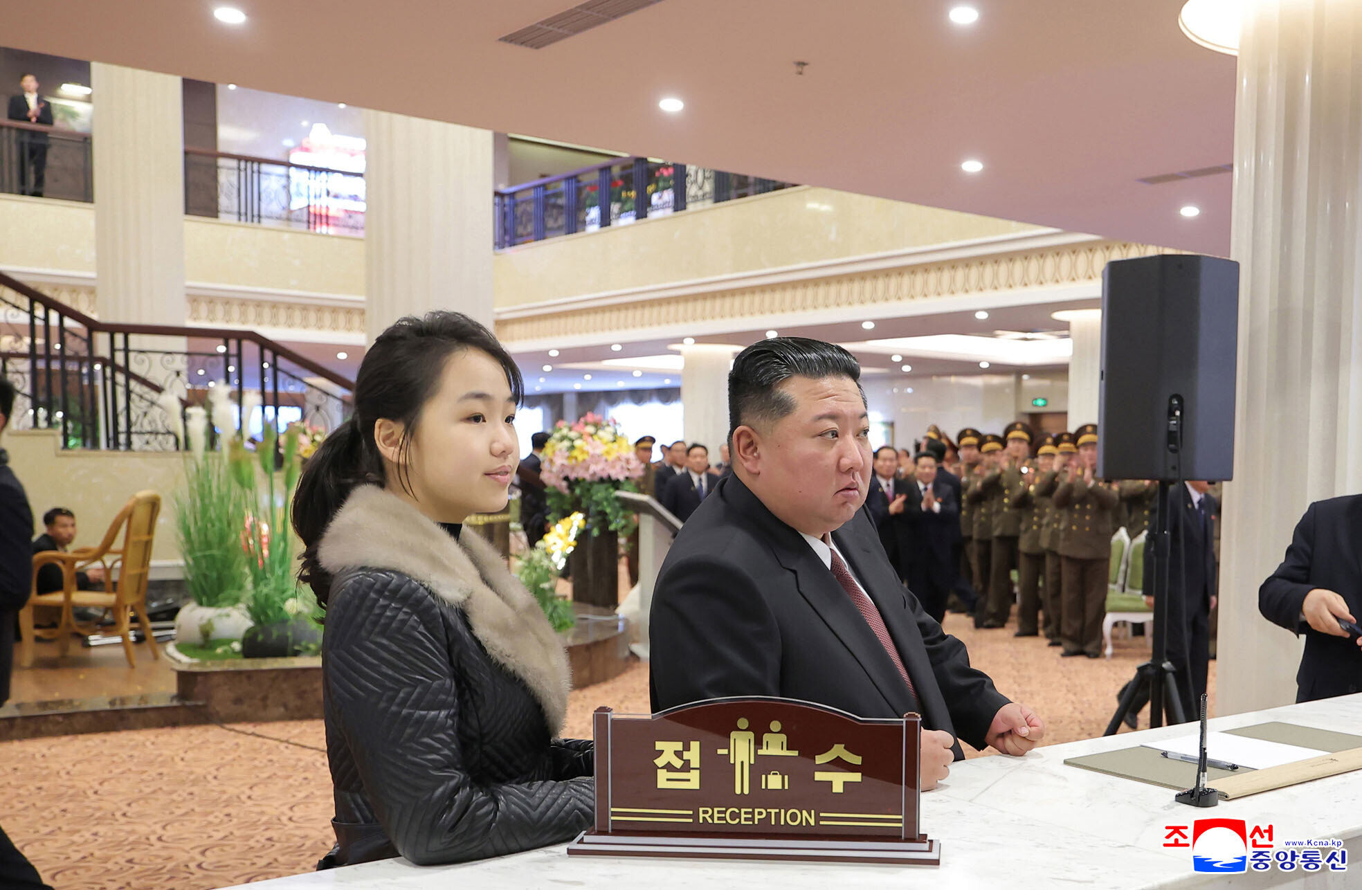 ▲▼北韓最高領導人金正恩攜愛女金主愛，20、21日前往白頭山三池淵市出席5座現代化飯店的竣工典禮。（圖／達志影像／美聯社）