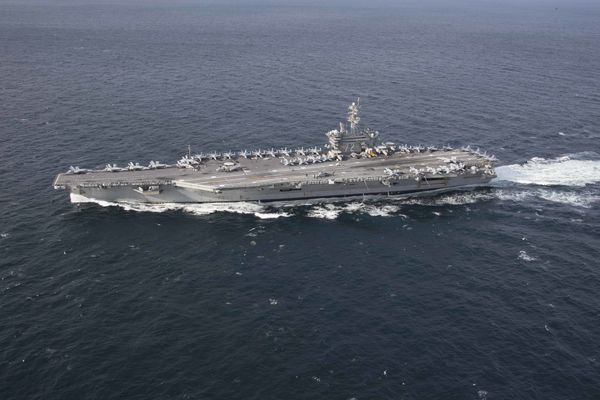 d6510280-1 ▲▼ 美國航空母艦「林肯號」(USS Abraham Lincoln)。(示意圖/達志影像/newscom)