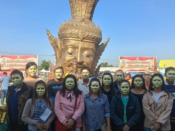 ▲▼「臉上貼金」真的發財了！　泰佛寺爆紅：已有9人中獎。（圖／翻攝臉書ธรรมอุทยานสวนป่าสิงหวัฒนานุสรณ์ พ่อแก่เงินล้าน นครหลวง อยุธยา