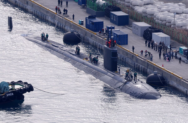▲▼美國海軍洛杉磯級核動力攻擊潛艦「格林維爾號」於23日進入南韓釜山。（圖／達志影像）