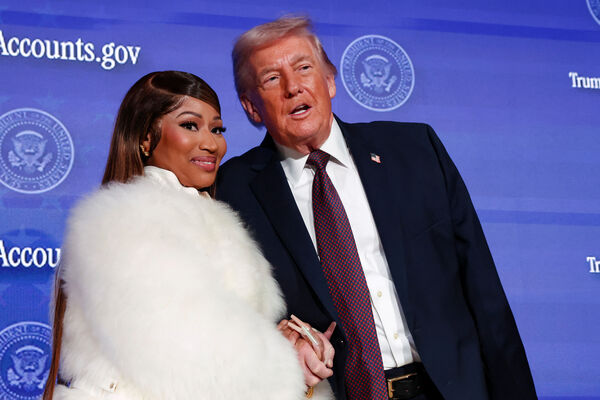 d8602369-1 ▲▼美國嘻哈天后妮姬米娜(Nicki Minaj)現身華府參加「川普帳戶峰會」,公開宣稱自己是總統川普(Donald Trump)的「頭號粉絲」。(圖/路透)
