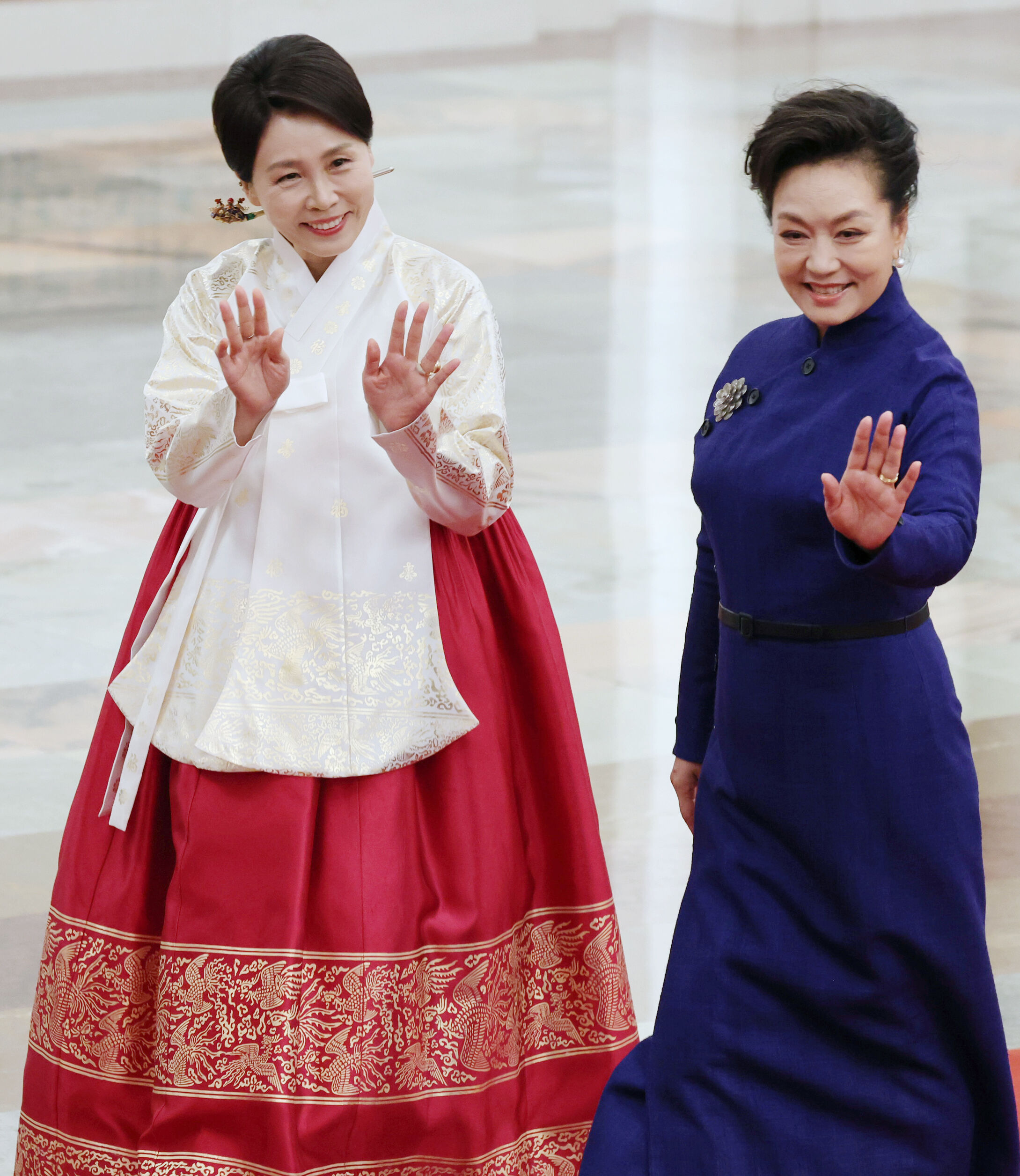 8568153-1 ▲▼南韓第一夫人金惠景、中國第一夫人彭麗媛。(圖/達志影像)