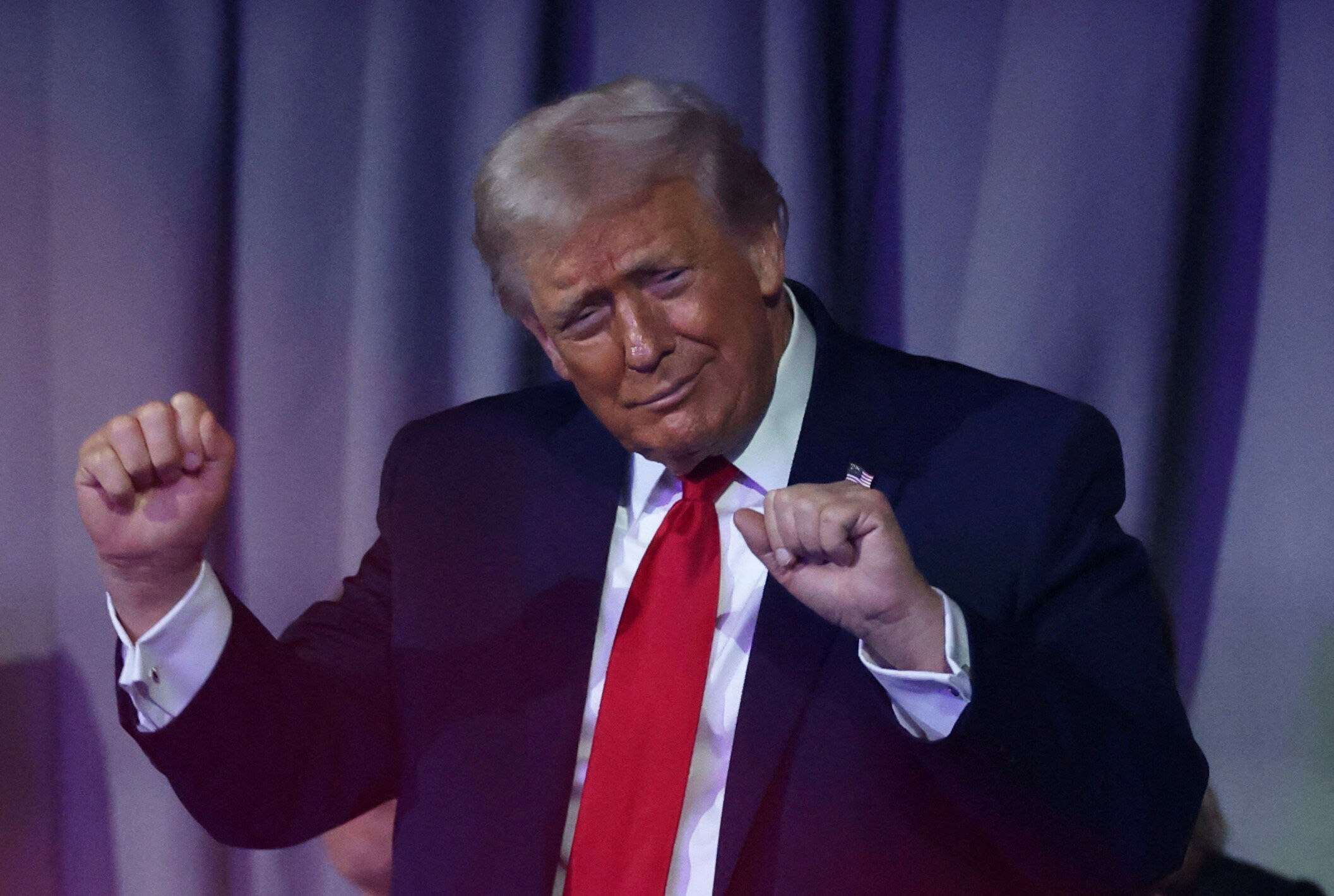 ▲▼美國總統川普（Donald Trump）招牌舞步。（圖／路透）