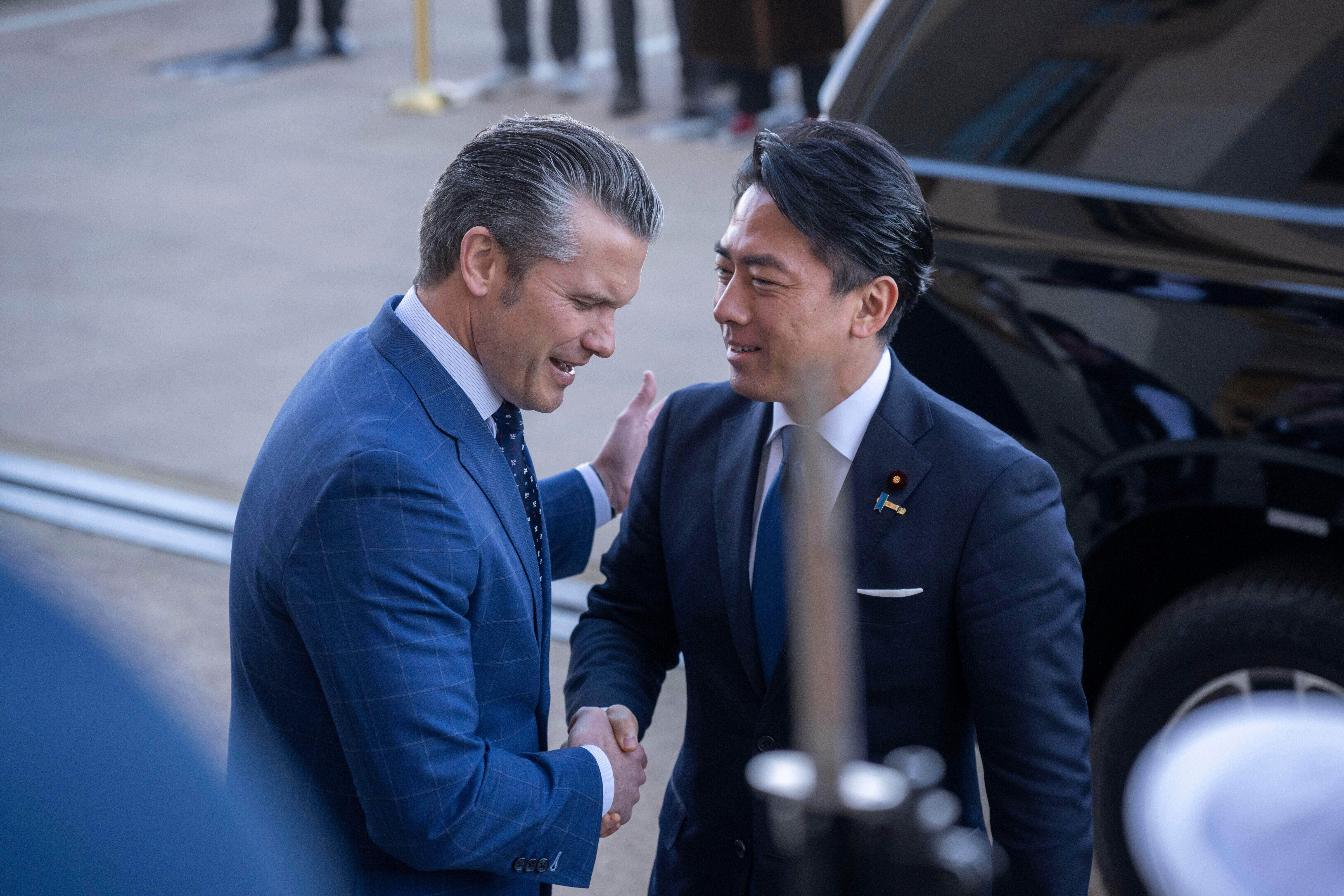 8584626 ▲▼美國國防部長赫格塞斯、日本防衛大臣小泉進次郎進行會談。(圖/達志影像/美聯社)