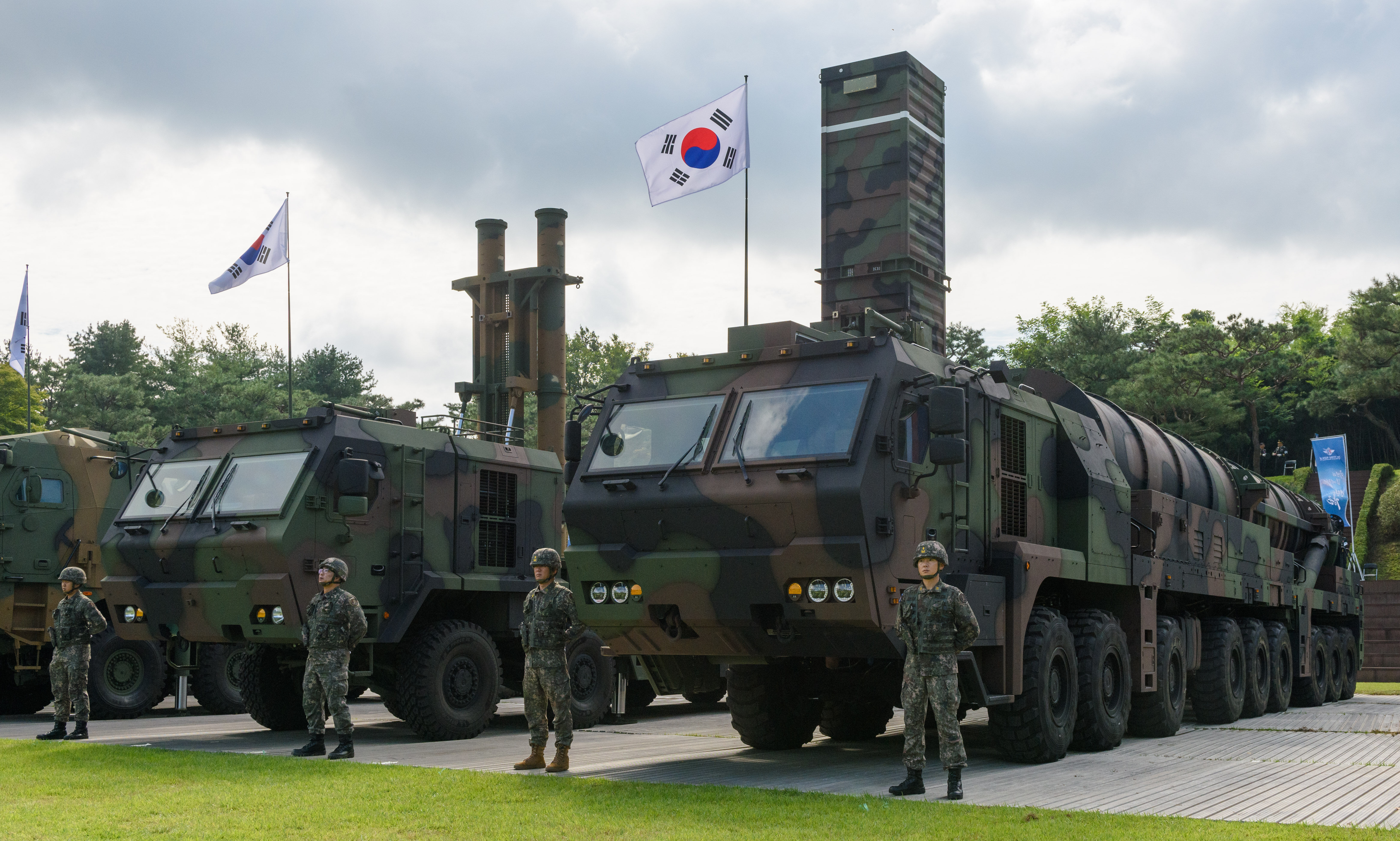 8586456 ▲▼被南韓軍方稱為怪物級導彈的「玄武-5型」將進入量產階段,目前已部署前線部隊。(圖/達志影像)