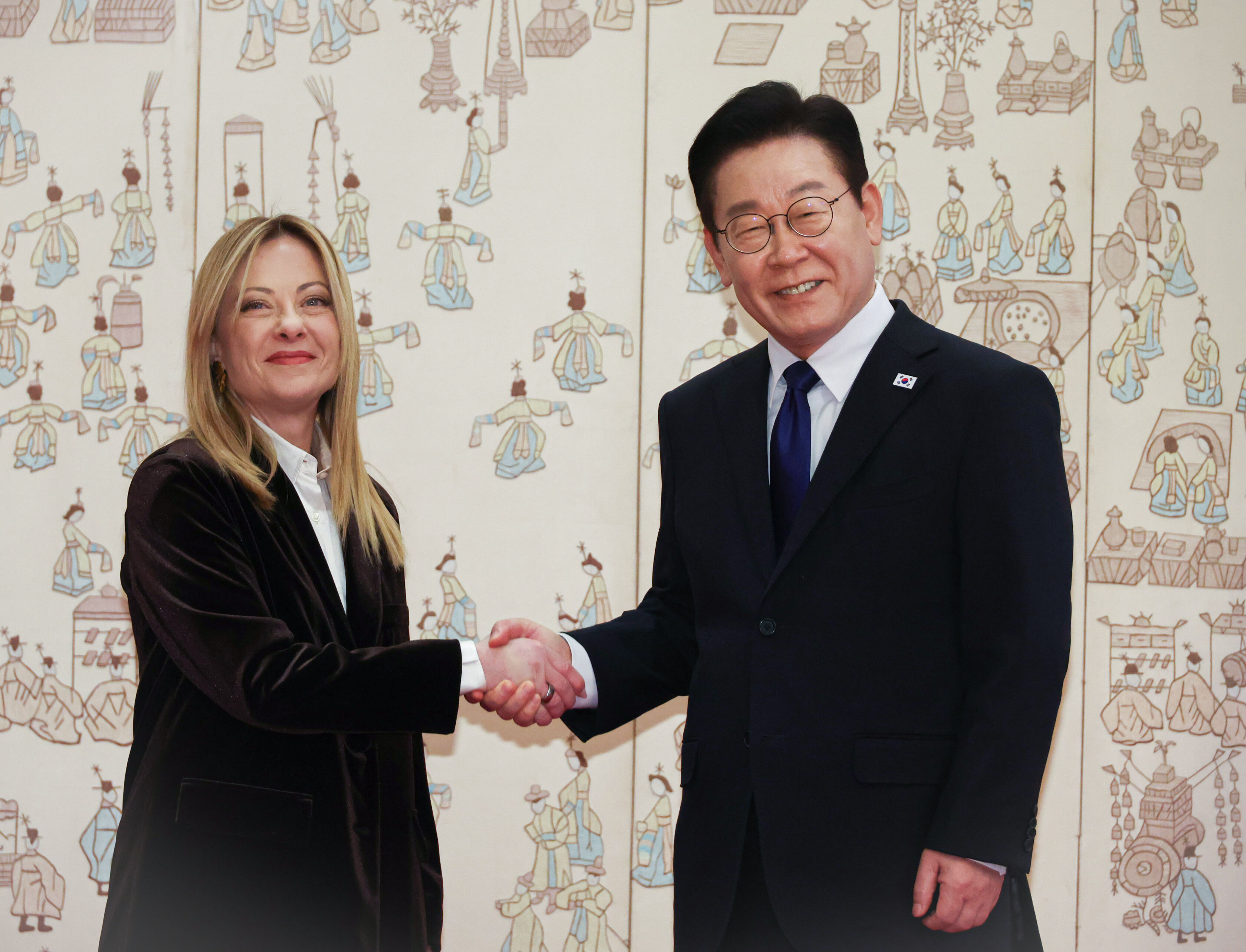 8588061 ▲▼義大利總理梅洛尼出訪南韓,與南韓總統李在明在青瓦台進行會談。(圖/達志影像)