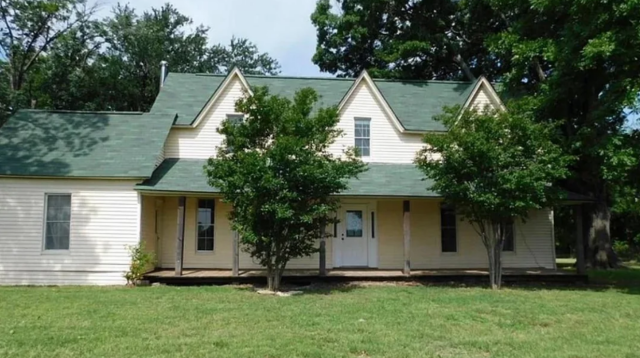 ▲▼全家看房！孩子崩潰哭鬧拒住　母改買別間「幾年後驚覺躲過死劫」。（圖／翻攝Reddit）