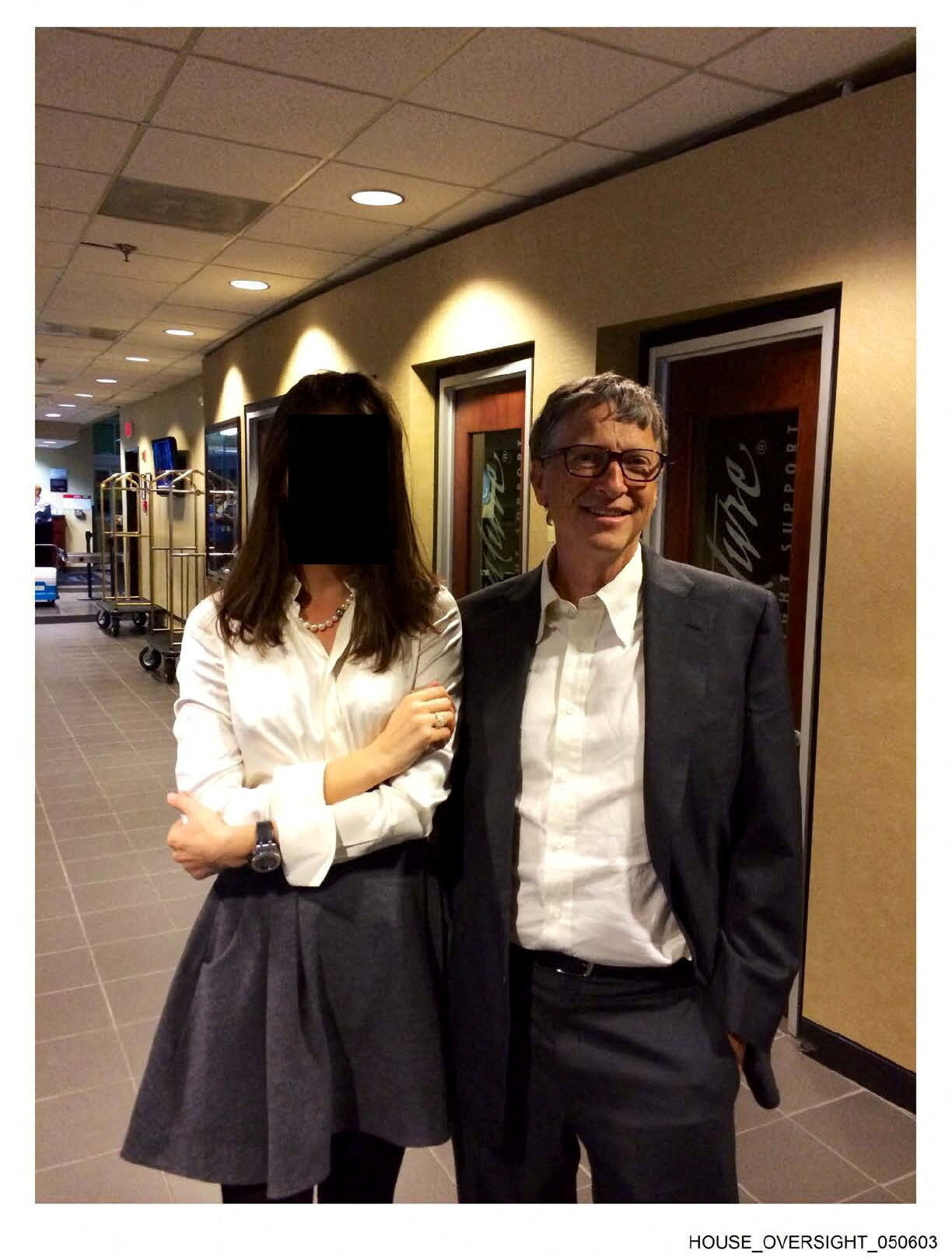 ▲▼ 微軟創辦人比爾蓋茲（Bill Gates）與女性的合影出現在艾普斯坦檔案中。（圖／路透）