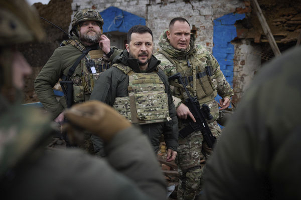 ▲▼澤倫斯基（Volodymyr Zelenskyy）前往札波羅熱州（Zaporizhzhia）前線視察。（圖／達志影像／美聯社）