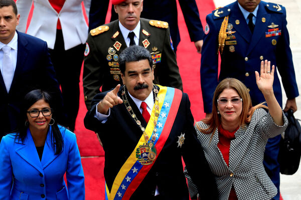d8565823-1 ▲委內瑞拉總統馬杜洛(Nicolás Maduro)及第一夫人佛羅雷斯(Cilia Flores)。(圖/路透)