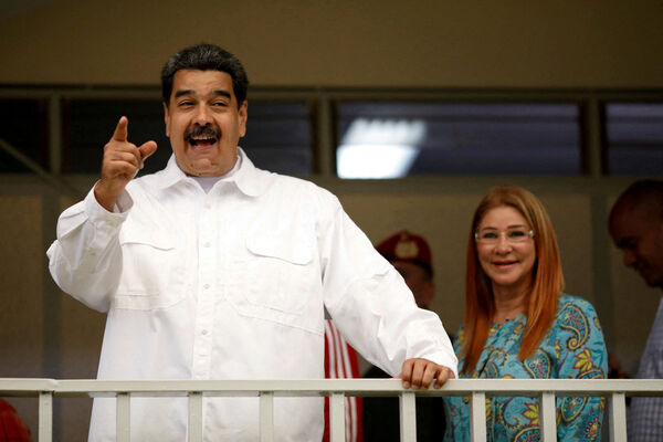 ▲委內瑞拉總統馬杜洛（Nicolás Maduro）及第一夫人佛羅雷斯（Cilia Flores）。（圖／路透）