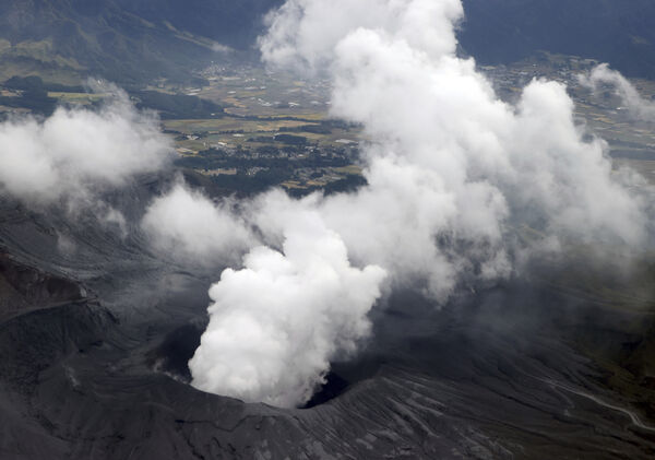 d8589218-3 ▲▼日本阿蘇火山口。(圖/達志影像/美聯社)