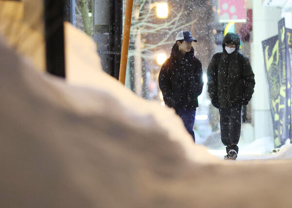 d8590570 ▲▼日本北海道札幌下雪暴雪大雪積雪。(圖/達志影像/美聯社)