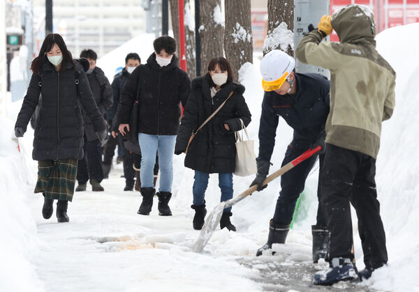 ▲▼ 日本北海道札幌降下大雪。（圖／達志影像／美聯社）