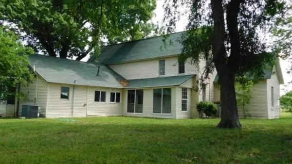 ▲▼全家看房！孩子崩潰哭鬧拒住　母改買別間「幾年後驚覺躲過死劫」。（圖／翻攝Reddit）