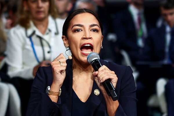 ▲▼民主黨籍、紐約州聯邦眾議員歐加修-寇蒂茲（Alexandria Ocasio-Cortez）。（圖／路透社）