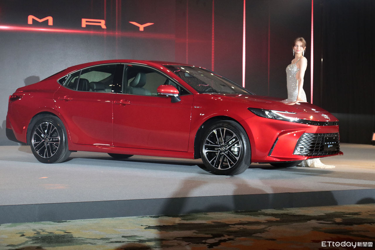 ▲98.5萬起！TOYOTA「大改款Camry」上市　累積訂單已破1000張。（圖／記者張慶輝攝）