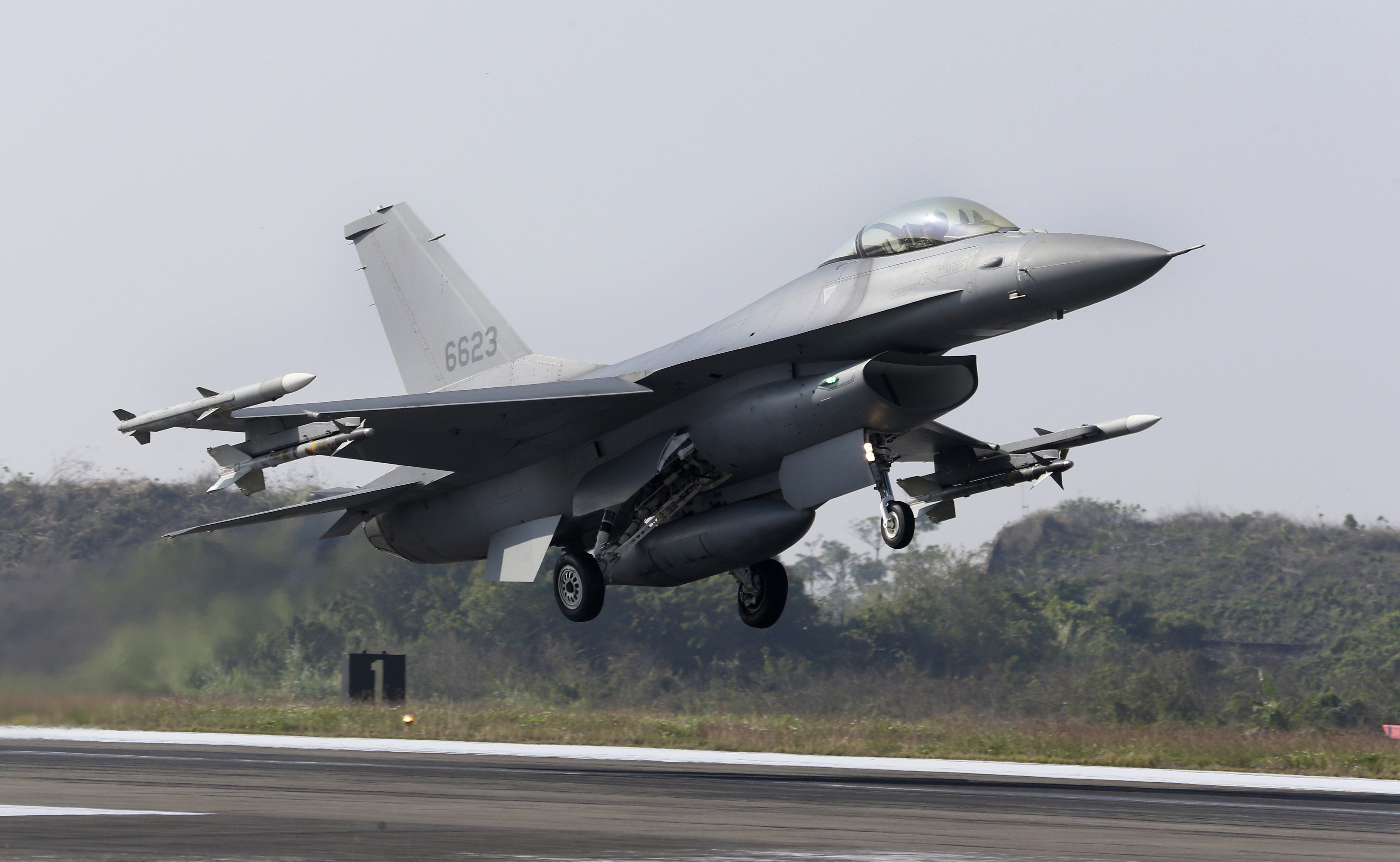 ▲▼美製F-16V戰鬥機（圖／達志影像／美聯社）