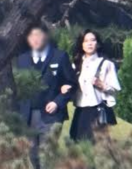 8612039 ▲▼李富真與長子任東賢。(圖/翻攝自韓網)