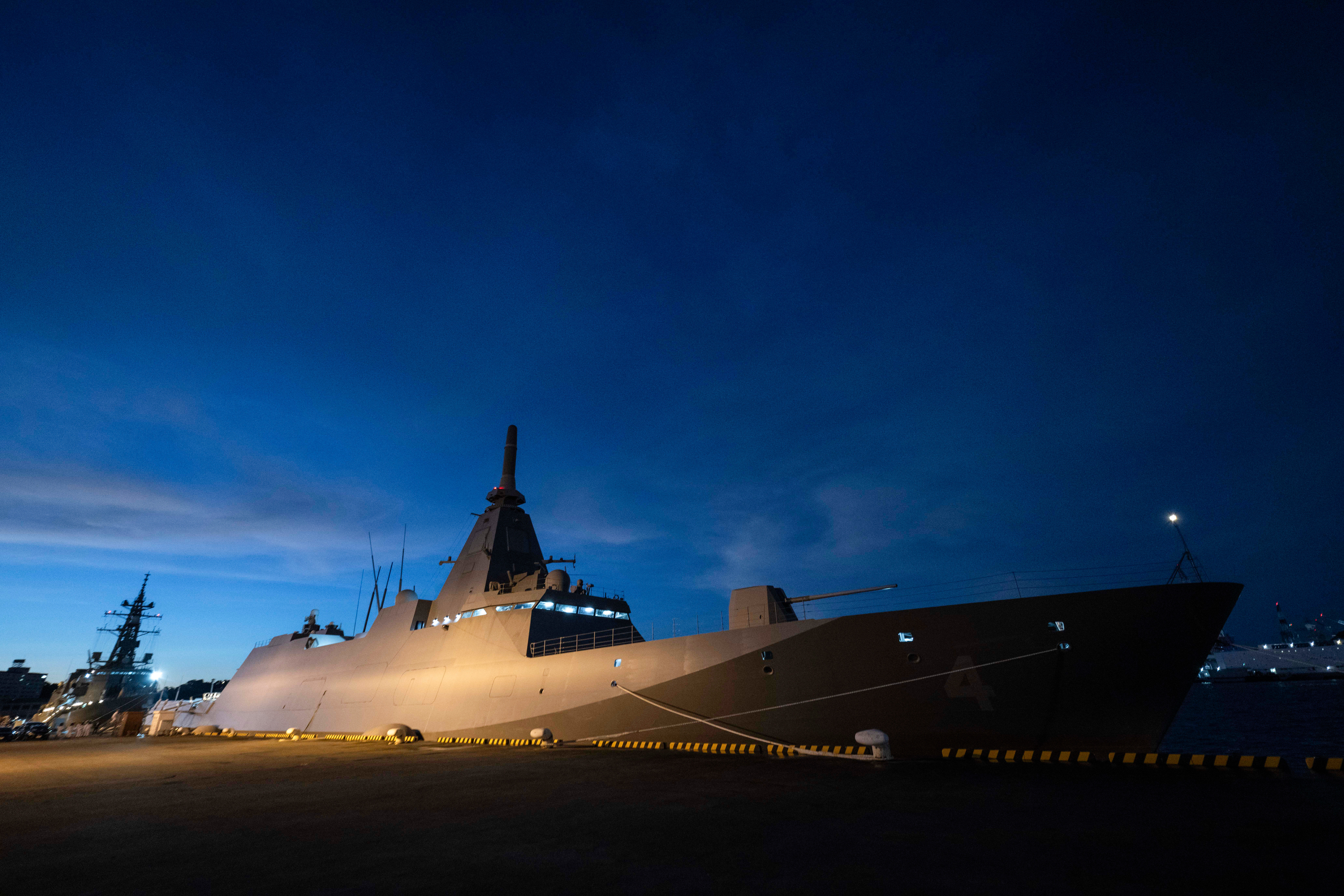 ▲▼日本海上自衛隊最上級隱形護衛艦「三隈號」停泊在橫須賀海上自衛隊海軍基地。（圖／達志影像／美聯社）