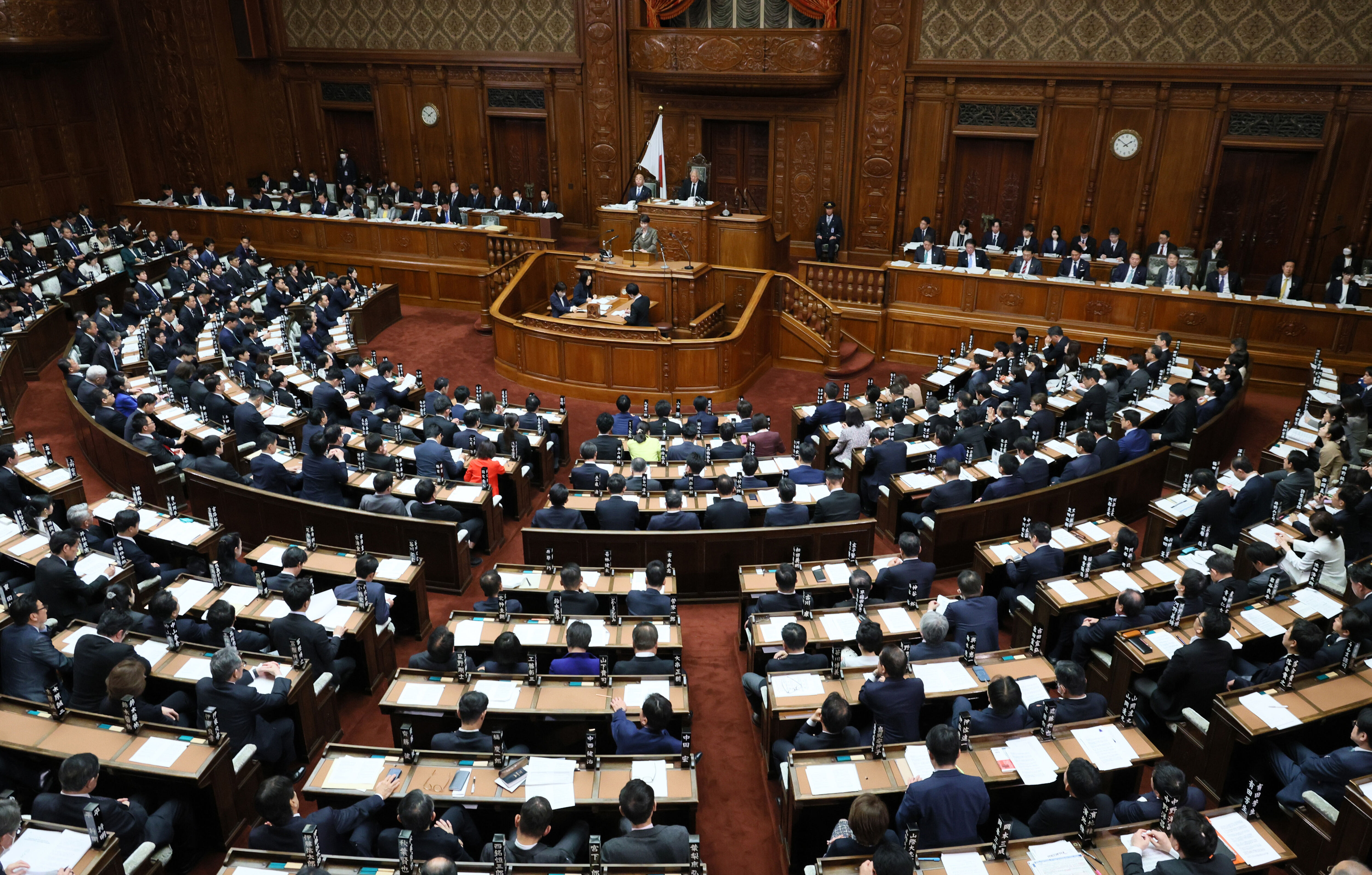 ▲▼自民黨在眾議院奪下超過3分之2以上席次。（圖／達志影像／美聯社）