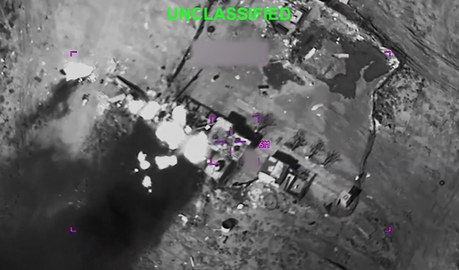 ▲▼美軍摧毀「伊朗革命衛隊總部」瞬間曝！　B-2轟炸機炸爛飛彈設施。（圖／美軍中央司令部）