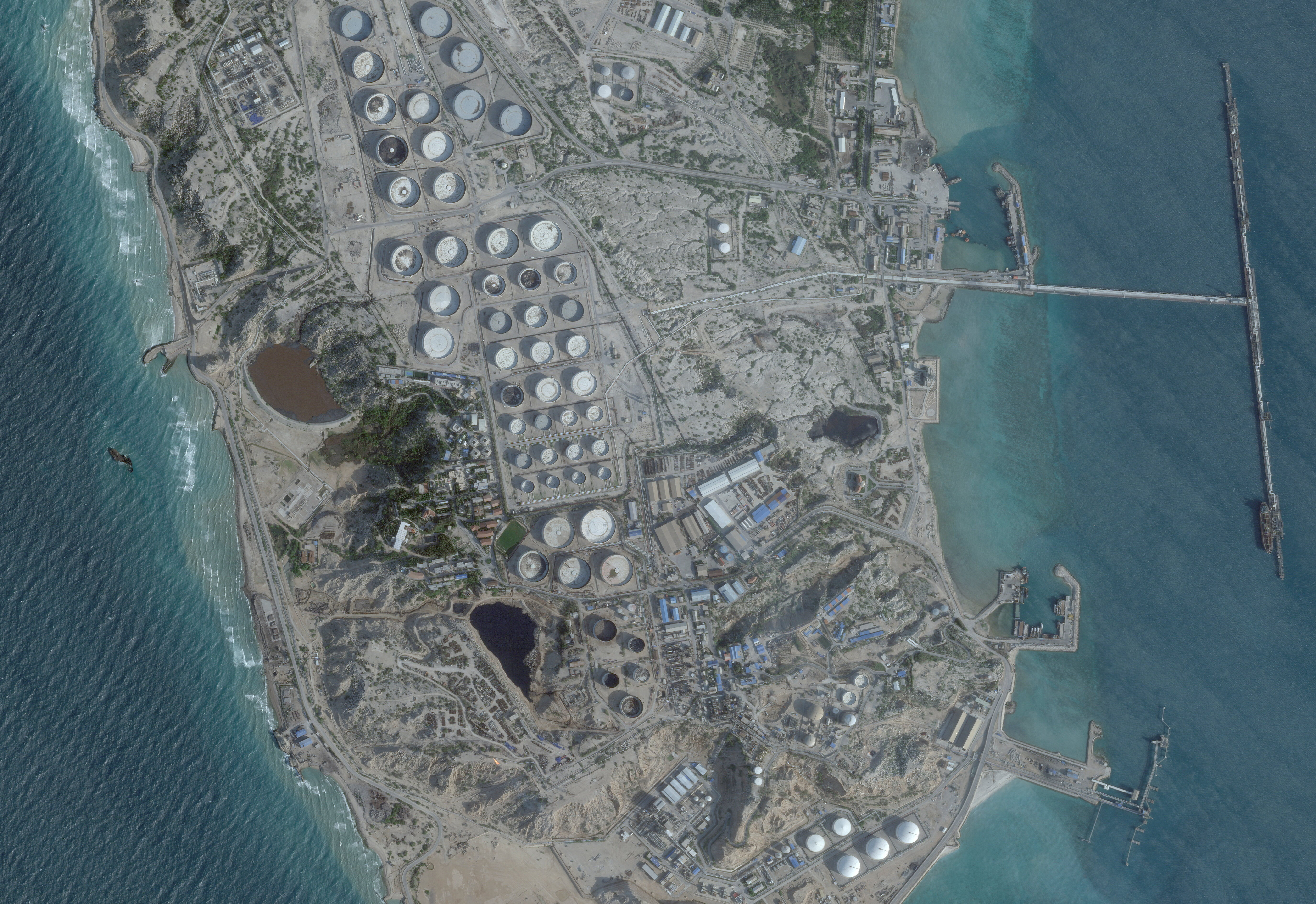 ▲▼ 伊朗哈爾克島（Kharg Island）。（圖／路透）