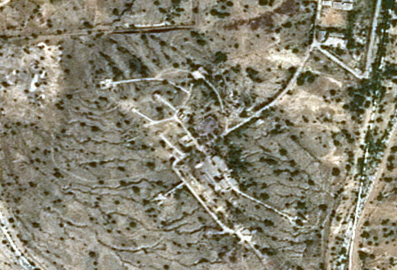 ▲▼衛星圖顯示，美國空襲後，伊朗哈格島遭到破壞。（圖／路透）