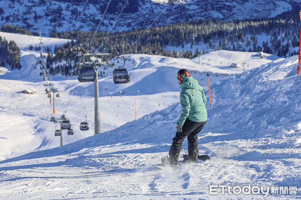d7463122 ▲▼瑞士Männlichen曼利申滑雪,瑞士梅利菲滑雪,單板滑雪Snowboard,滑雪客,滑雪旅遊,滑雪裝備。(圖/記者蔡玟君攝)
