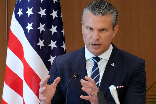 d8468266 ▲▼ 美國國防部長赫格塞斯(Pete Hegseth)29日與日本防衛相小泉進次郎在東京會談 。(圖/路透)
