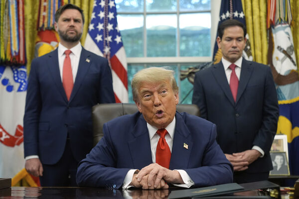 ▲▼美國總統川普（Donald Trump）與副總統范斯（JD Vance，圖左）、國務卿盧比歐（Marco Rubio，圖右）。（圖／達志影像／美聯社）