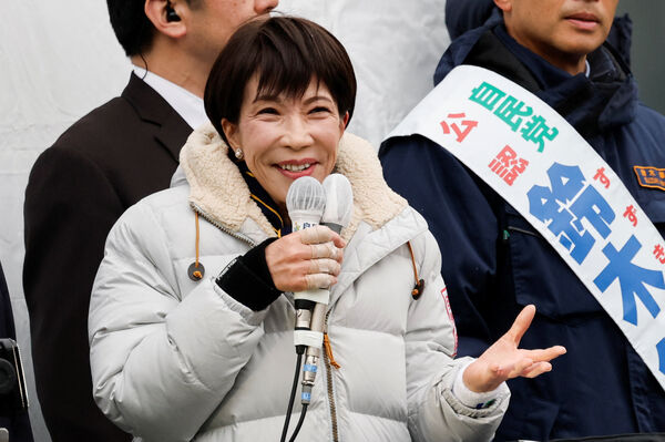 ▲▼日本眾院大選投開票前夕，高市早苗親自催票，強調不能因自民黨選情看好就鬆懈。（圖／路透）