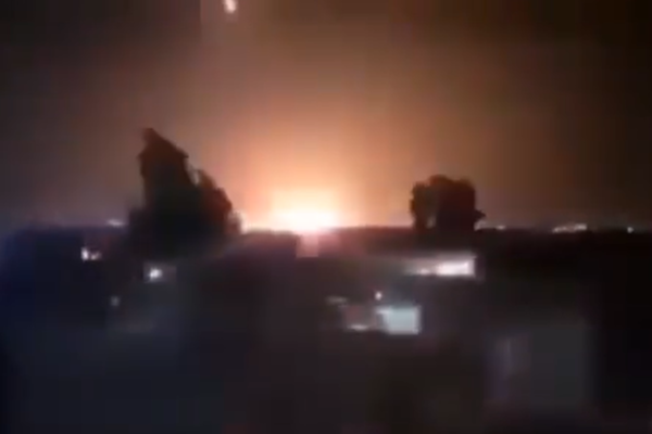 ▲▼ 伊朗革命衛隊轟炸巴林美軍基地。（圖／翻攝自X）