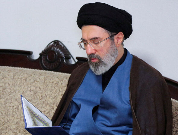 d8650553-2 ▲▼ 伊朗新任最高領袖穆吉塔巴(Mojtaba Khamenei)。(圖/路透)