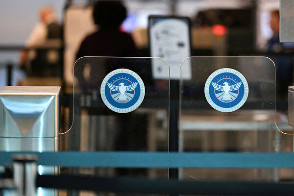 ▲▼雷根華盛頓國家機場（Ronald Reagan Washington National Airport）雷根華盛頓國家機場在員工休息室發現可疑物品。。（圖／路透）