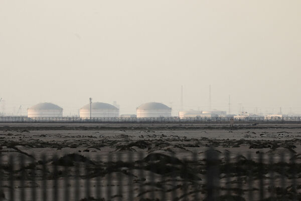d8665781-2 ▲▼伊朗19日凌晨以飛彈攻擊卡達拉斯拉凡(Ras Laffan)工業區。(圖/路透)