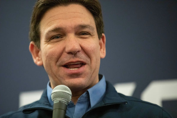 d7466703 ▲▼美國佛州州長迪尚特(Ron DeSantis)。(圖/路透)