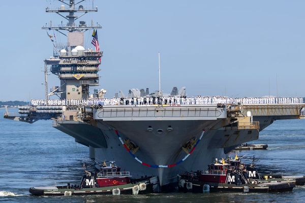 d7746559-1 ▲▼尼米茲級航母「艾森豪號」(USS Dwight D. Eisenhower ,CVN 69)返回維吉尼亞州諾福克。(圖/美國海軍艦隊司令部)