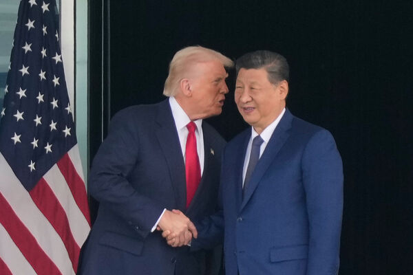 d8476363-1 ▲▼美國總統川普、中國國家主席習近平10月30日在南韓釜山金海國際機場會晤。(圖/達志影像/美聯社)