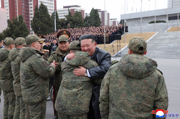 ▲▼金正恩迎接赴俄任務部隊。（圖／取自朝中社）